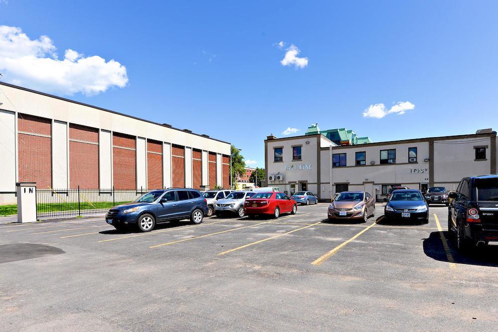 Ottawa Inn Hotel Exterior photo