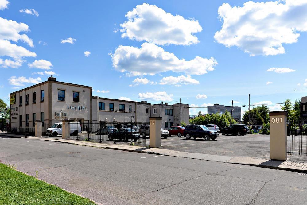 Ottawa Inn Hotel Exterior photo